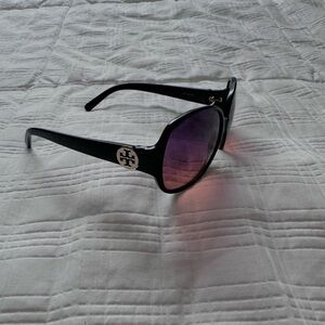 black Tory Burch sunglasses